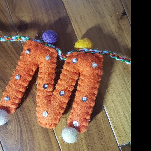 Colorful Felt Merry Christmas Garland - Picture 5 of 5